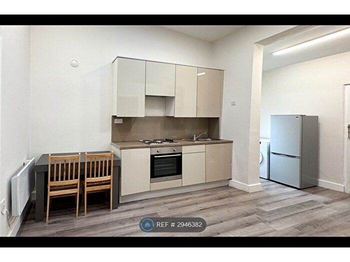 1 Bedroom Flat To Rent In Baker St, Enfield, EN1