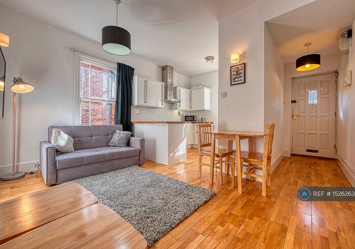 3 Bedroom Flat To Rent In Peveril Dr, Nottingham, NG7