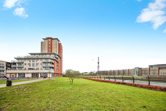 2 Bedroom Apartment For Sale In Reavell Place, Ipswich, IP2