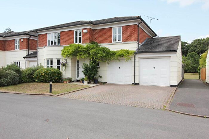 4 Bedroom Link Detached House For Sale In Bradfield - Beautiful Setting, RG7