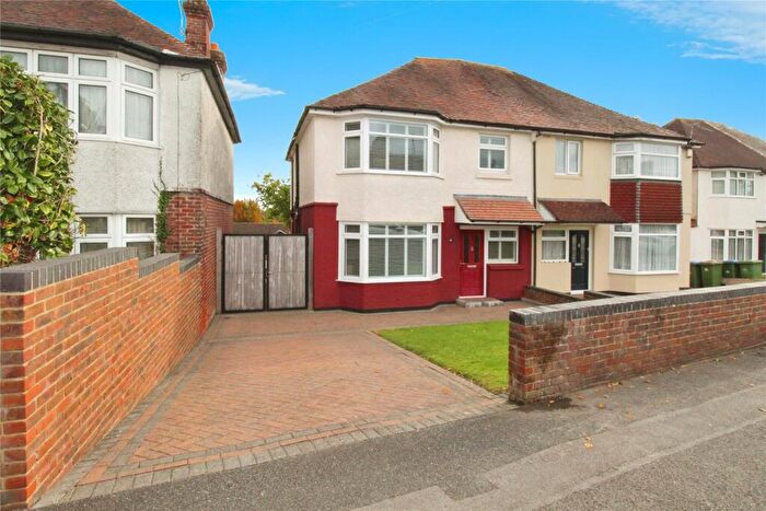 4 Bedroom Semi Detached House For Sale In Stoneham Lane, Southampton, Hampshire, SO16