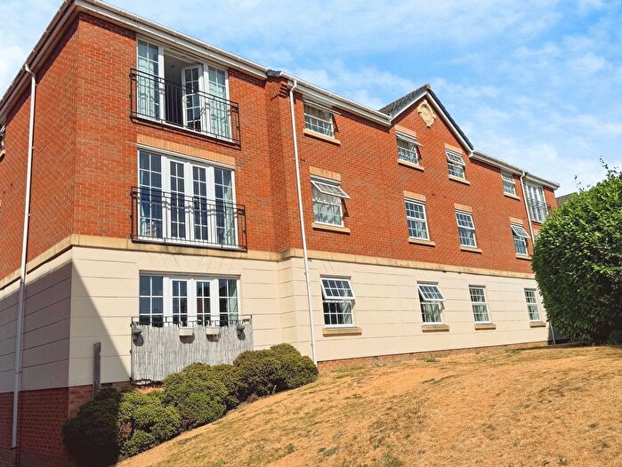 2 Bedroom Flat For Sale In Birkby Close, Hamilton, LE5