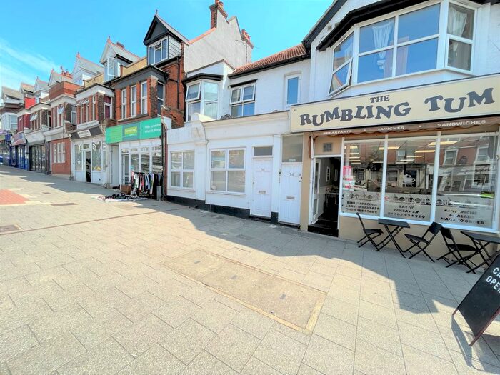 2 Bedroom Flat To Rent In Hamlet Court Road, Westcliff, SS0