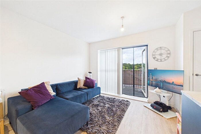 1 Bedroom Flat For Sale In Chalkhill Apartments, Russell Hill, Purley, CR8