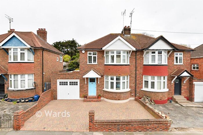3 Bedroom Semi Detached House For Sale In Bradstow Way, Broadstairs, Kent, CT10
