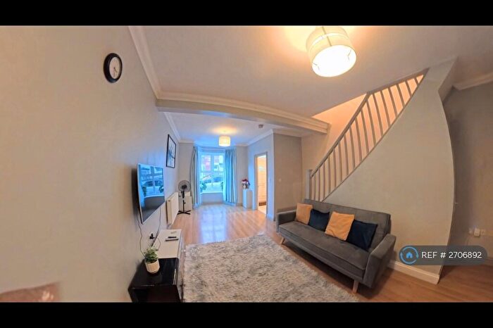 4 Bedroom Terraced House To Rent In Spencer Street, Northampton, NN5