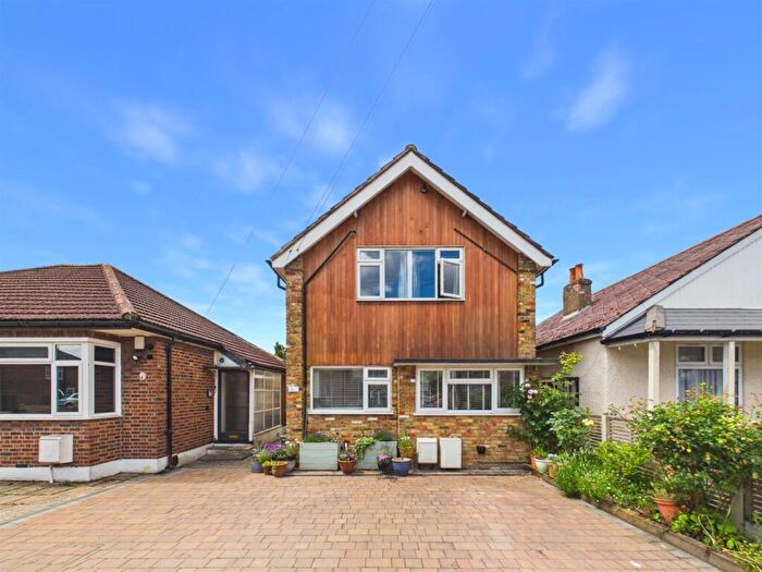 3 Bedroom Detached House For Sale In Hardy Avenue, Ruislip, HA4