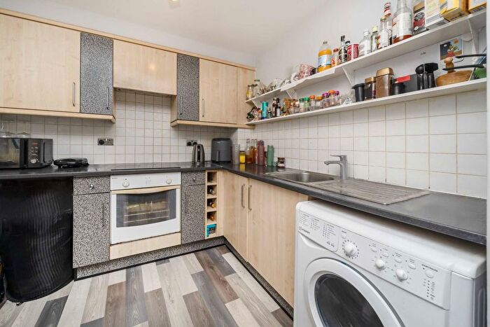 2 Bedroom Flat To Rent In Church Road, Acton, W3
