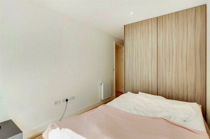 2 Bedroom Flat For Sale In Deveraux House, Duke Of Wellington Avenue, SE18