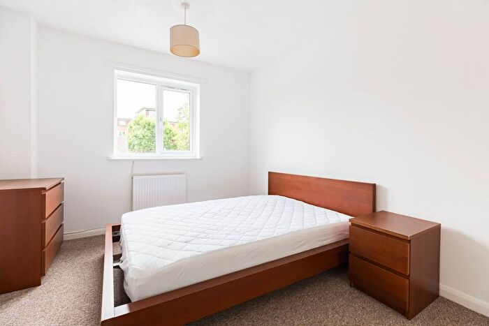 2 Bedroom Flat To Rent In Hewison Street, Bow, London, E3
