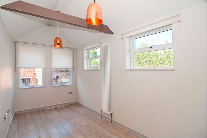 1 Bedroom Flat For Sale In King Street, Richmond, TW9
