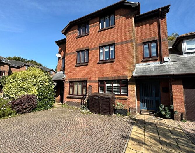 4 Bedroom Terraced House For Sale In Penfolds Place, Arundel, BN18