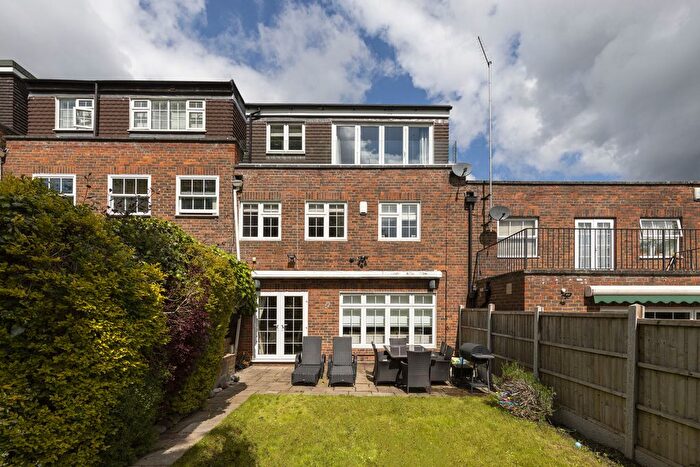 5 Bedroom Terraced House For Sale In Hazelwood, Loughton, IG10