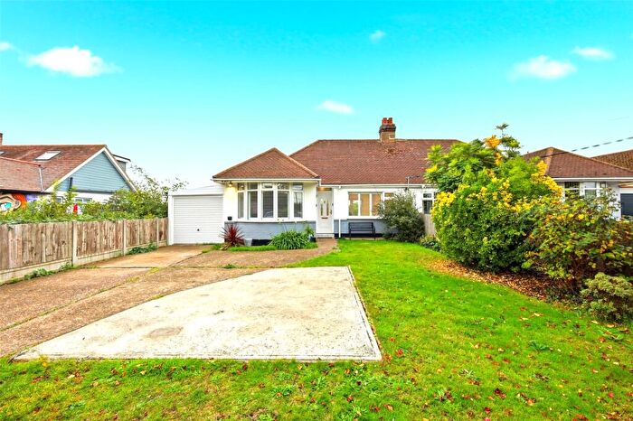 2 Bedroom Bungalow For Sale In Southend Road, Rochford, Essex, SS4