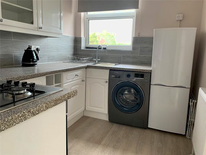 4 Bedroom Maisonette To Rent In Hayes Street, Bromley, BR2