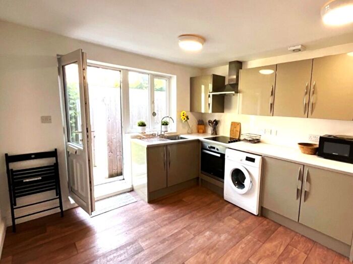 3 Bedroom Apartment To Rent In Apartment A, - Auckland Road, Doncaster, DN2