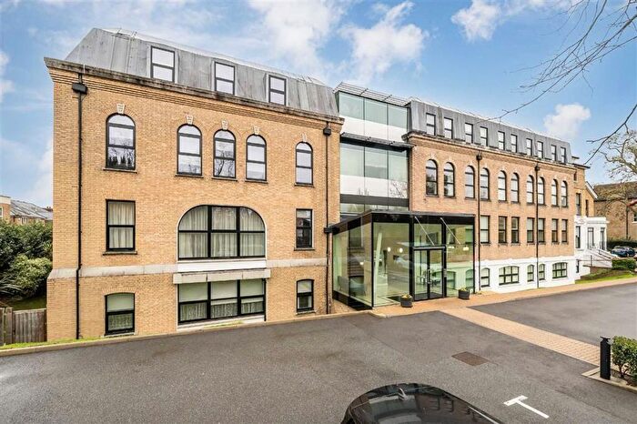 1 Bedroom Flat For Sale In Hampton Road, Teddington, TW11