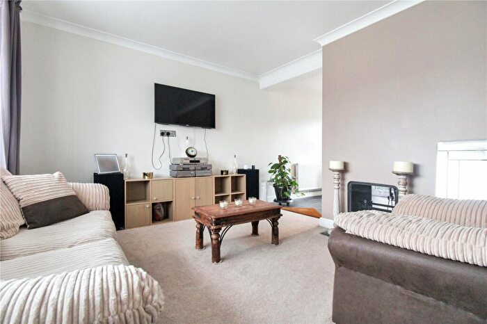 3 Bedroom Terraced House For Sale In Charlton Close, Penhill, Swindon, SN2