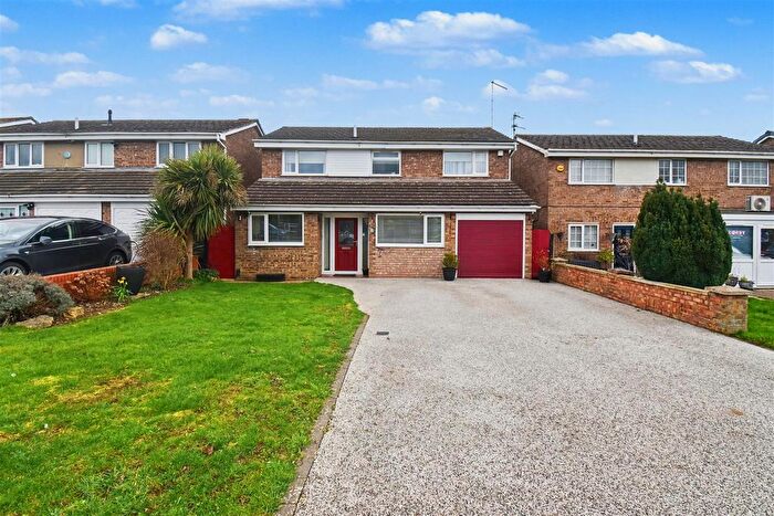 4 Bedroom Detached House For Sale In Tower Hill Road, Corby, NN18