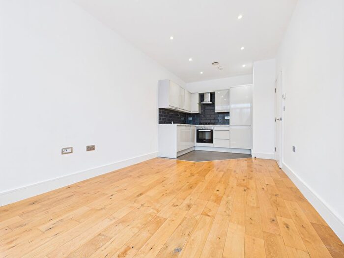 1 Bedroom Flat To Rent In Spinnaker House, Lime Tree Way, Chineham, Basingstoke, RG24