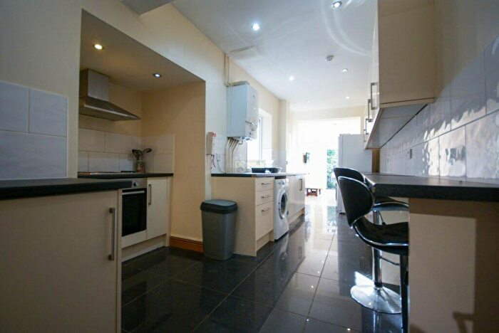 6 Bedroom Terraced House To Rent In Coronation Road, Selly Oak, Birmingham, B29