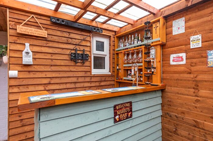 3 Bedroom Semi-Detached House For Sale In Sinclair Avenue, Warrington, WA2