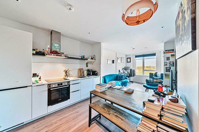 1 Bedroom Flat To Rent In Merrion Avenue, Stanmore, HA7