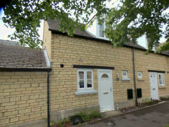 2 Bedroom Semi-Detached House To Rent In Bluebell Way, Carterton, Oxon, OX18