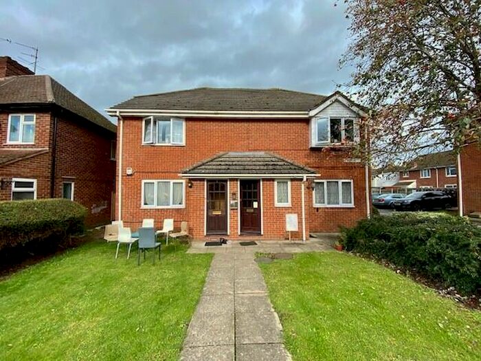 2 Bedroom Apartment To Rent In Willow Road, Aylesbury, HP19