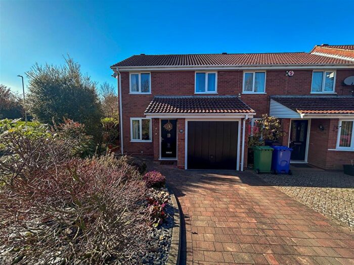 3 Bedroom End Terrace House For Sale In Kirkstone Court, Lakeside, DY5