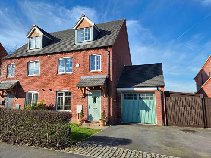 3 Bedroom Semi Detached House For Sale In Blackham Road, Hugglescote, LE67