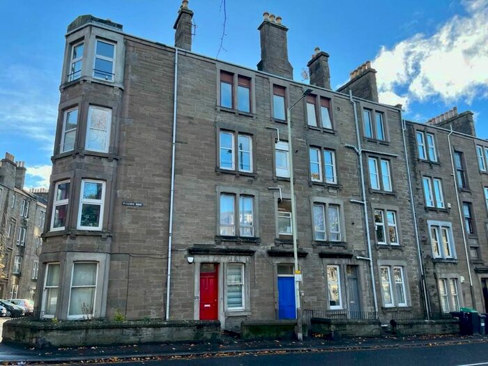2 Bedroom Flat To Rent In Pitkerro Road, Dundee, DD4