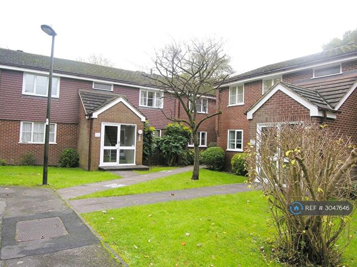 1 Bedroom Flat To Rent In Gladbeck Way, Enfield, EN2
