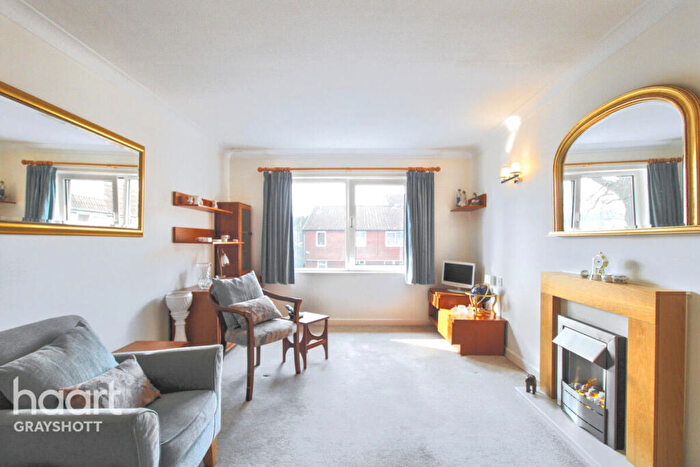 1 Bedroom Apartment For Sale In Wey Hill, Haslemere, GU27