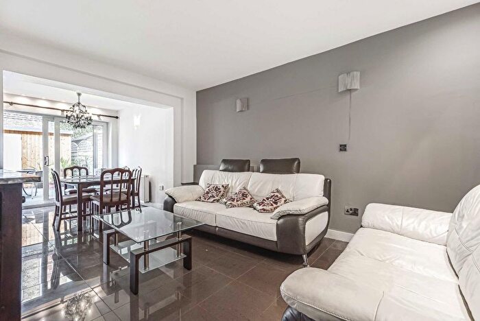 4 Bedroom Terraced House To Rent In Garrick Close, Wandsworth, SW18