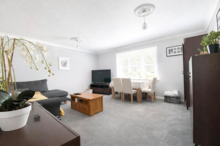 2 Bedroom Flat For Sale In Mount Pleasant Road, Lewisham, London, SE13