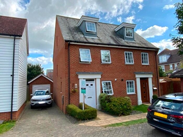 3 Bedroom Semi-Detached House To Rent In Hazen Road, Kings Hill, ME19