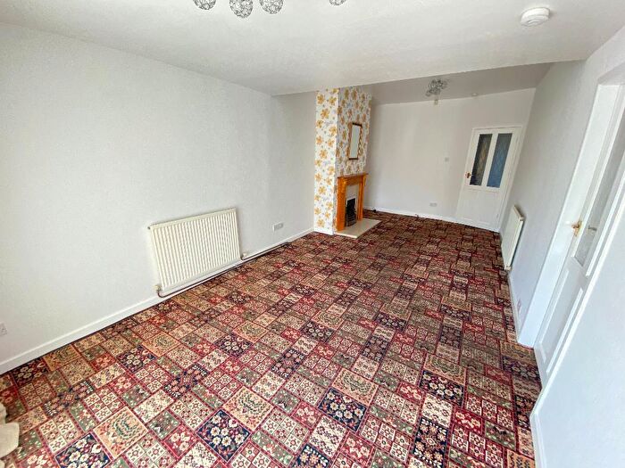 2 Bedroom Semi-Detached Bungalow For Sale In Cellarhead Road, Werrington, Stoke On Trent, ST9