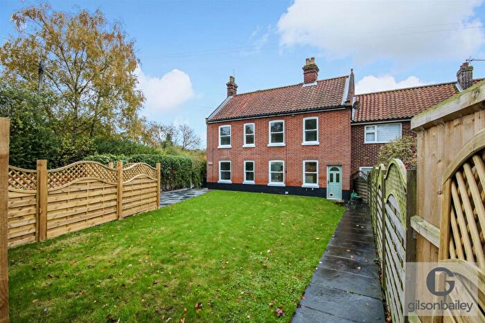 3 Bedroom Semi-Detached House For Sale In Holt Road, Gresham, NR11