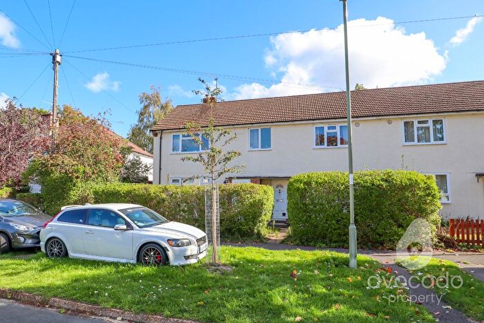 2 Bedroom Maisonette For Sale In Meadow Road, Farnborough, Hampshire, GU14