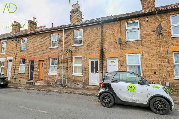 4 Bedroom Cottage To Rent In North Road, Hoddesdon, EN11
