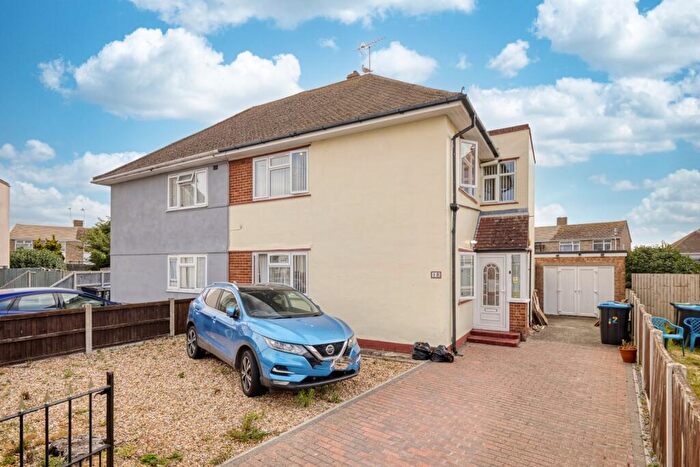 3 Bedroom Semi Detached House For Sale In Bathurst Close, Ramsgate, Kent, CT12