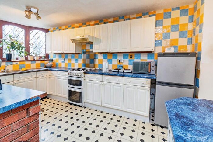 3 Bedroom End Of Terrace House For Sale In Laidon Close, Bletchley, Milton Keynes, Buckinghamshire, MK2