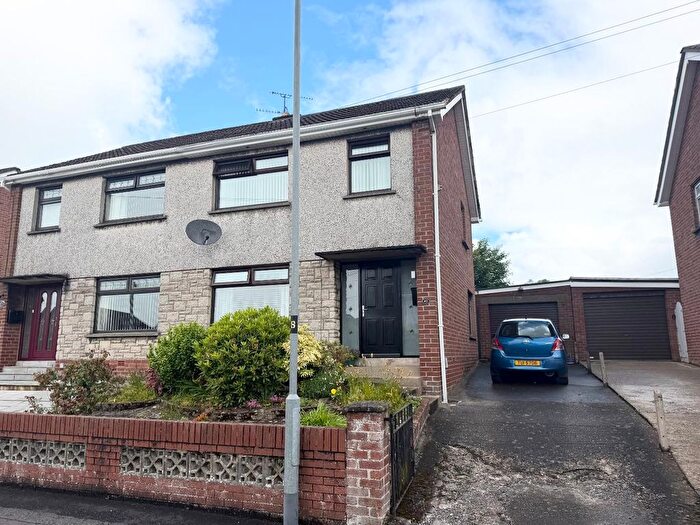 3 Bedroom Semi-Detached House For Sale In Lisnarea Avenue, Garden City, Derry, BT48
