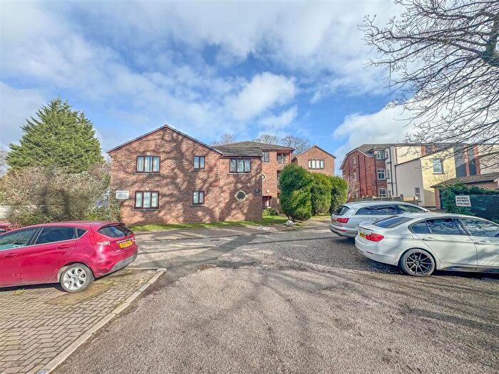 2 Bedroom Apartment For Sale In Croft Avenue East, Bromborouugh, Wirral, CH62