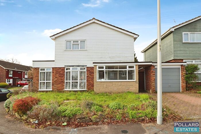 3 Bedroom Detached House For Sale In Campleshon Road, Rainham, ME8