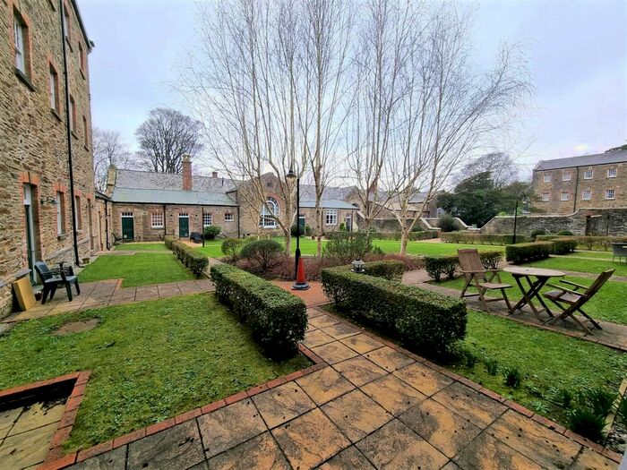 1 Bedroom Flat To Rent In Yew Tree Court, Truro TR1