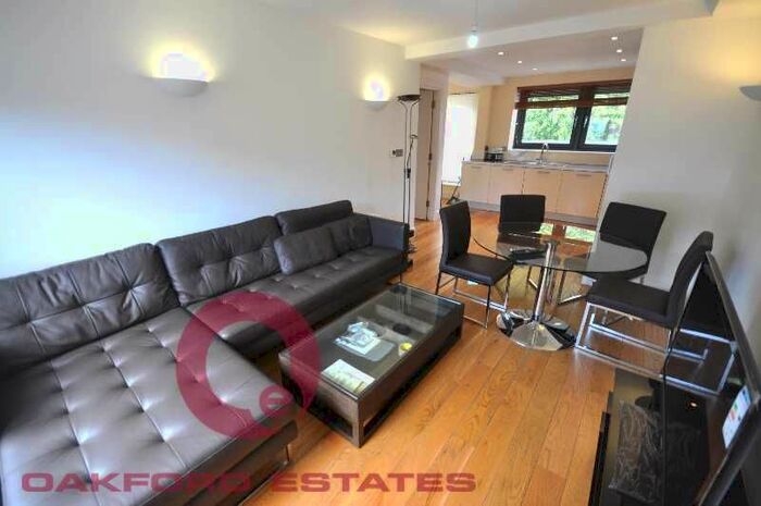 3 Bedroom Flat To Rent In Drummond Street, Euston, NW1