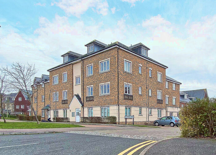 2 Bedroom Apartment To Rent In Allington Close, Farnham, GU9