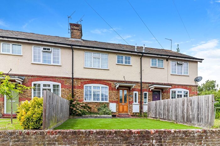 3 Bedroom Terraced House For Sale In Waterside, Kings Langley, WD4